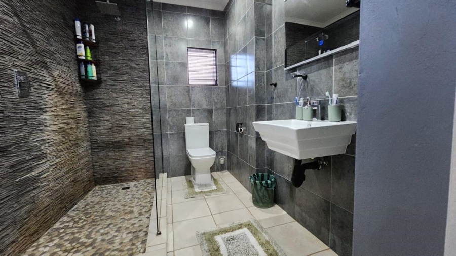 4 Bedroom Property for Sale in Melodie North West